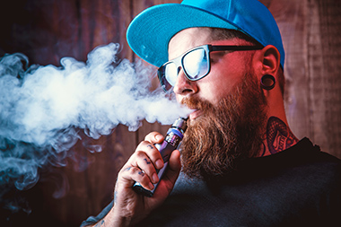 E-Zigaretten ohne Nikotin können die Blutgefäße schädigen - Biermann Medizin